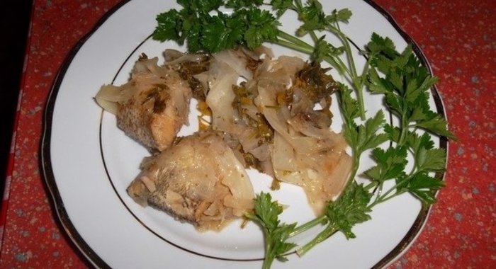 Рыба, тушенная с капустой