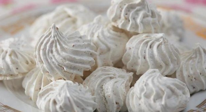 Безе с кардамоном