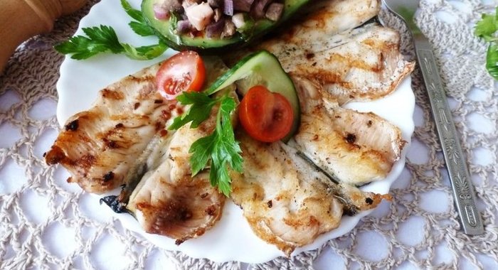 Рыба-гриль с грибной сальсой