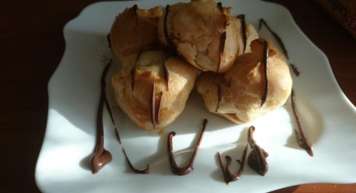 Салат с маринованными грибами и помидорами