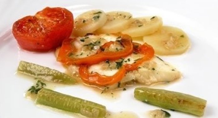 Салат с говядиной и солеными огурцами