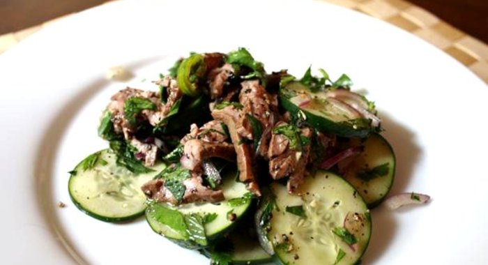 Тайский салат с говядиной