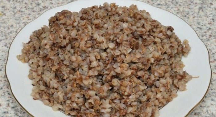 Гречневая каша с тушенкой