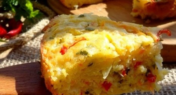 Шарлотка из квашенной капусты