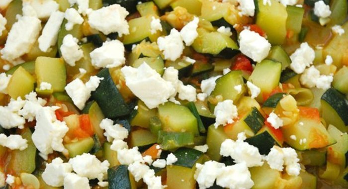 Тушеные цукини с сыром фета