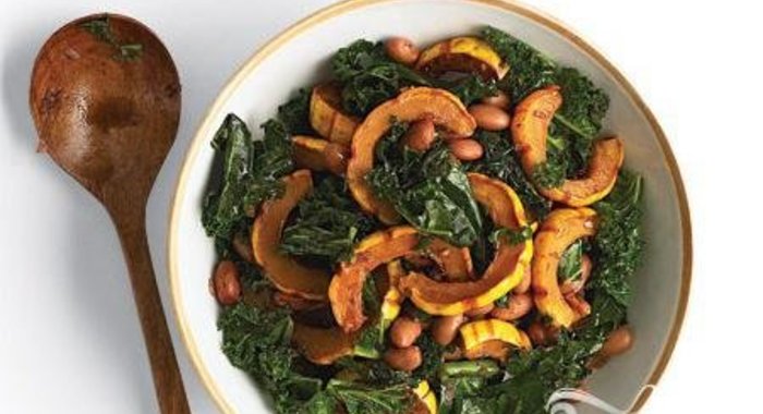 Салат из тыквы и капусты кале