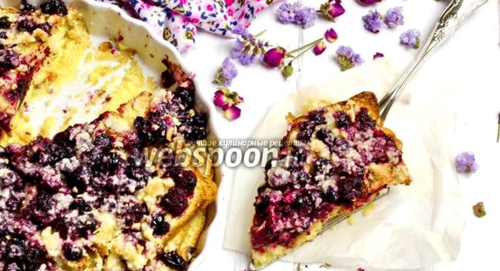 Френч-тост ягодный с орехами