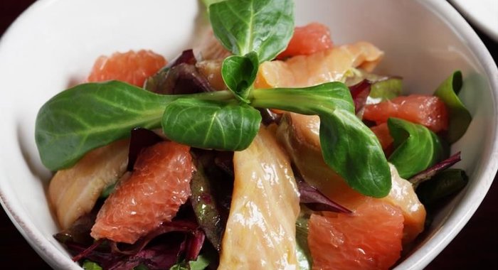 Салат Ю с семгой