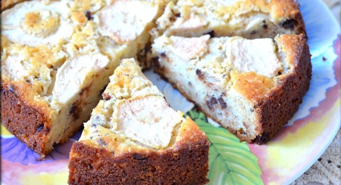 Грушевый пирог с фундуком