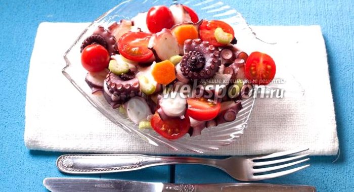 Салат с осьминогом