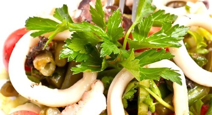 Осьминоги и кальмары с сельдереем