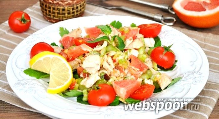 Тайский салат с курицей и грейпфрутом