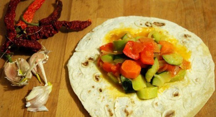 Тушеные овощи в лаваше
