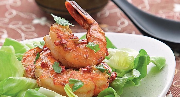 Тайский салат с тигровыми креветками