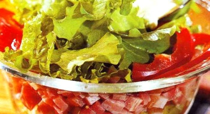 Салат из шпината и тунца