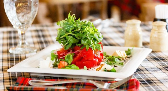 Салат с томатами и брынзой