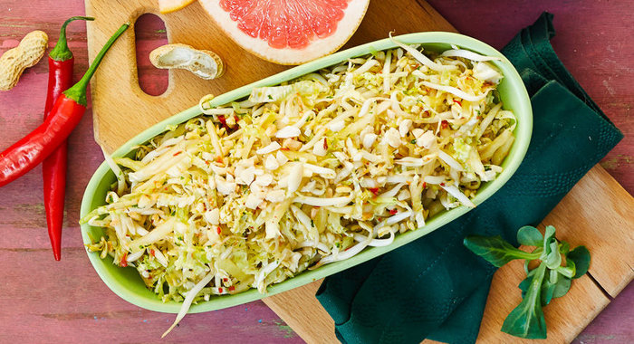 Зеленый салат в азиатском стиле