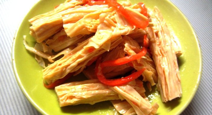 Спаржа с морковью по‑корейски