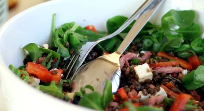 Салат с чечевицей по-гречески