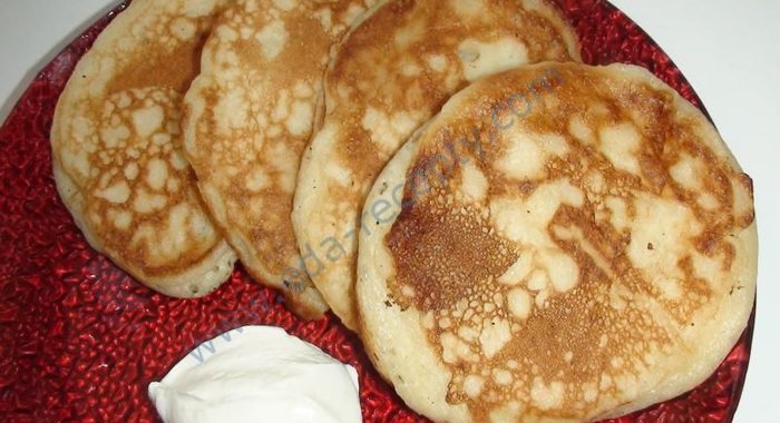 Вкусные оладьи на кефире с добавками