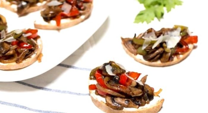 Бутерброды с грибами и перцем