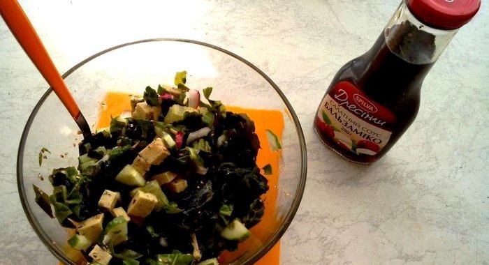 Салат из водорослей вакаме