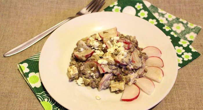 Салат из чечевицы с редиской