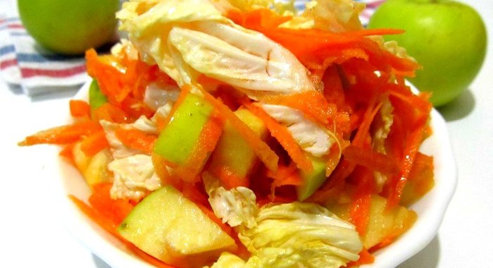 Салат из пекинской капусты с морковью и яблоком