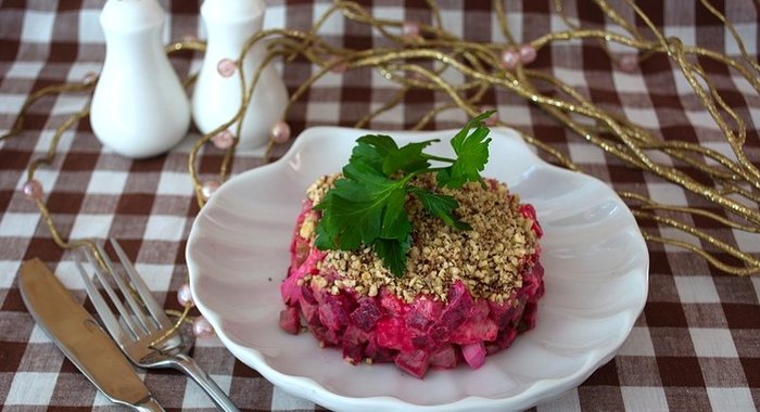 Салат Здоровье со свеклой