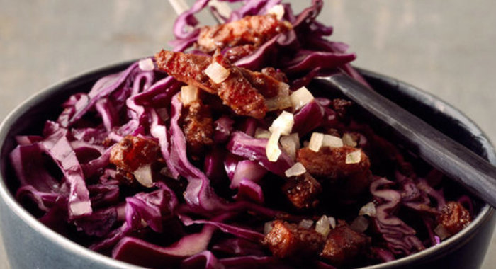 Капустный салат с беконом