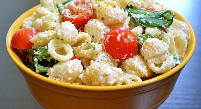 Салат из пасты с черри