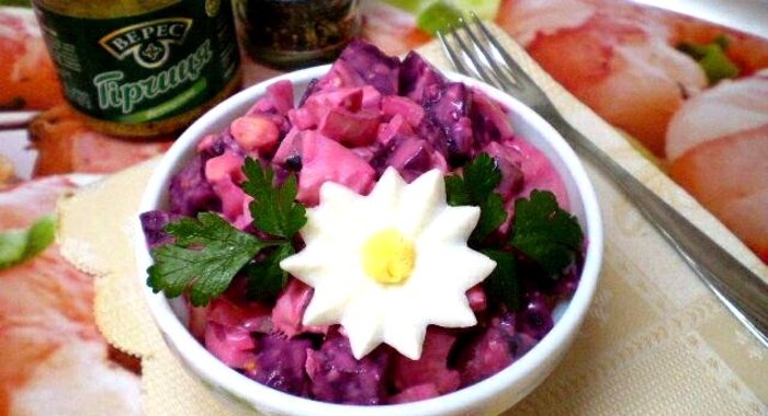 Свекольный салат с килькой