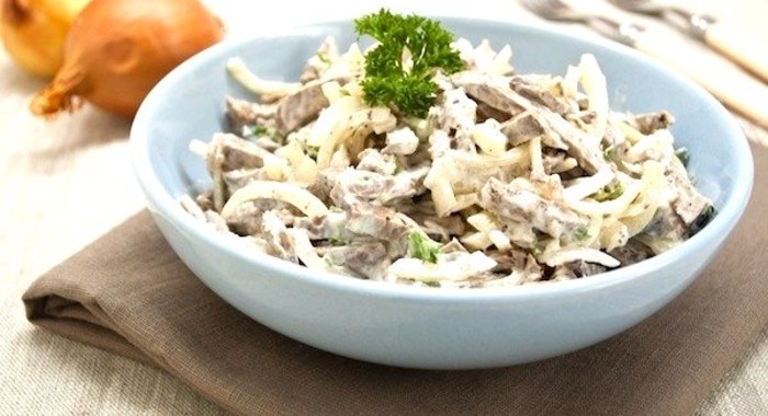 Салат из отварного сердца