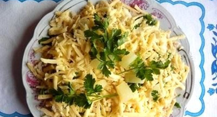 Салат с мясом и ананасом