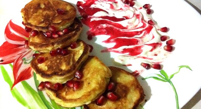 Оладьи с яблоком и кокосом