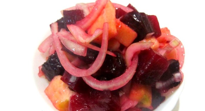 Салат со свеклой и яблоком