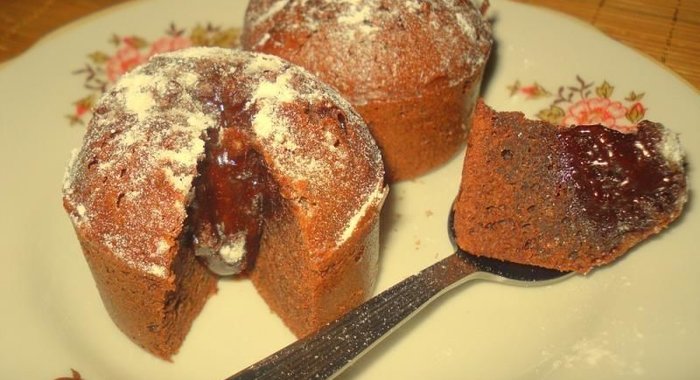 Кексы с жидкой шоколадной начинкой