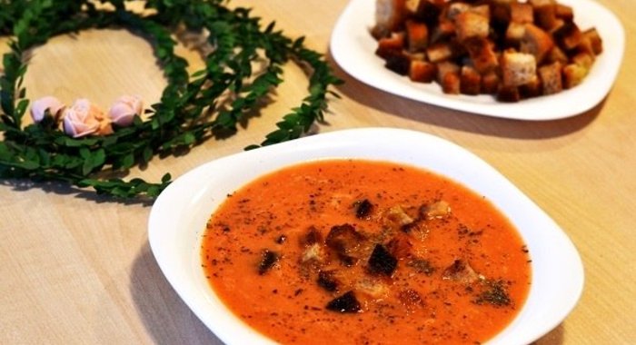 Томатный суп-пюре с сыром