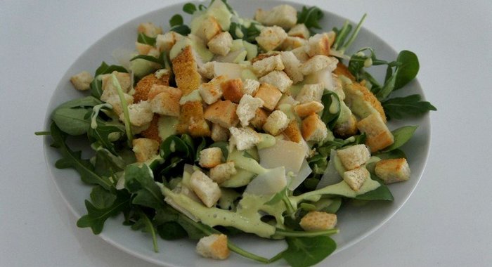 Салат с курицей по мотивам Цезаря
