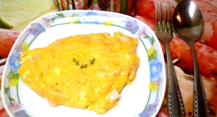 Сытный омлет под сыром