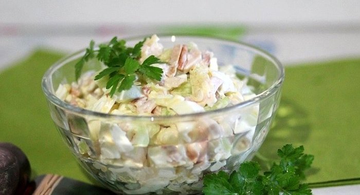 Cалат с куриным филе