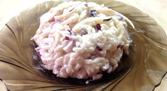 Салат из кальмаров и риса