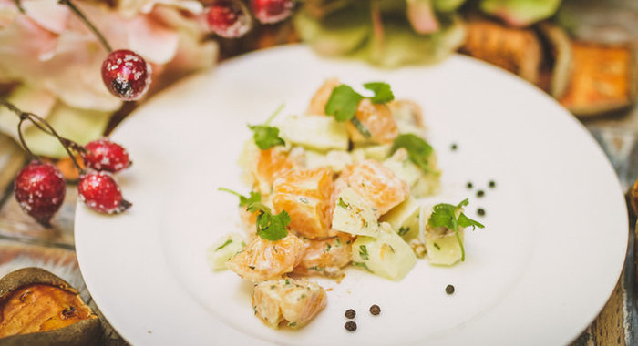 Салат с мандаринами и орехами