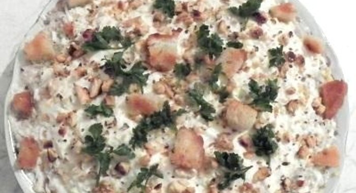 Рыбный салат с орехами