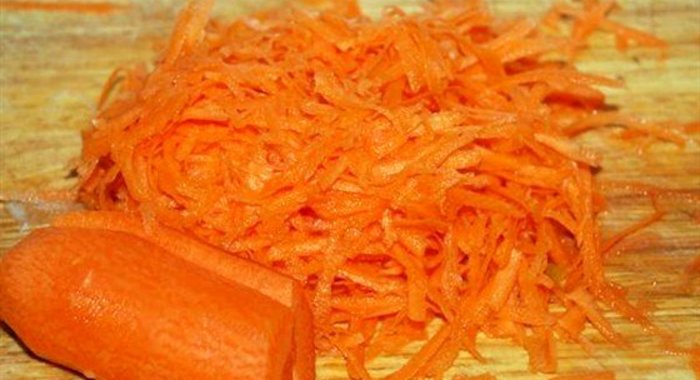 Салат из моркови и сыра