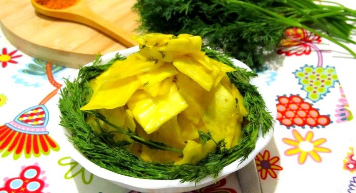 Капуста желтая маринованная