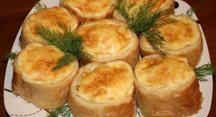 Хлебные «гнездышки» с рыбой