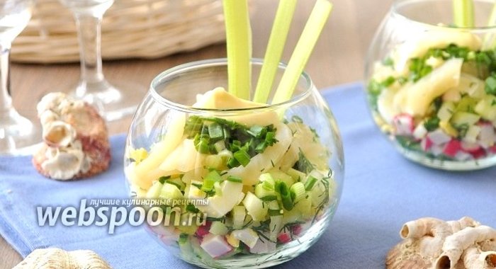 Салат с кальмарами и крабовыми палочками