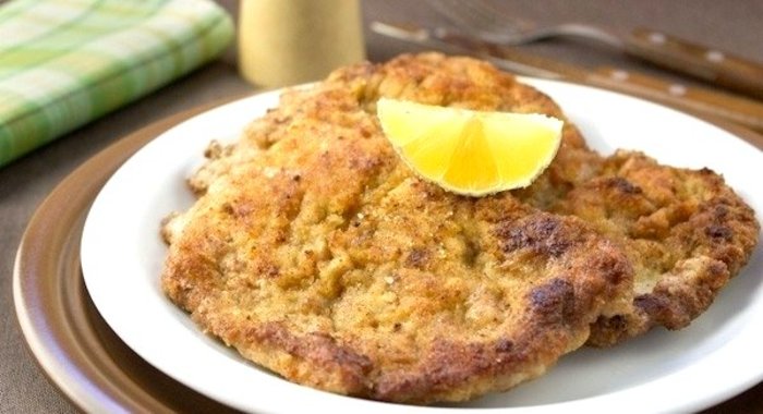 Шницель в сухарях