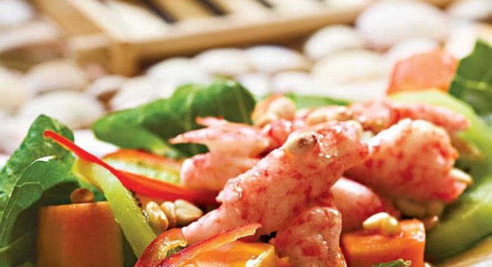 Тайский салат с крабами и киви